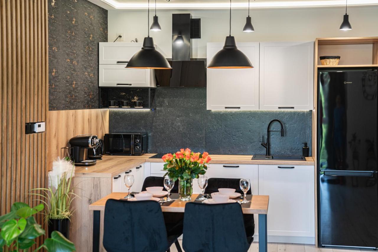Апартаменты Apartament Duzy Staw Еленя-Гура Экстерьер фото